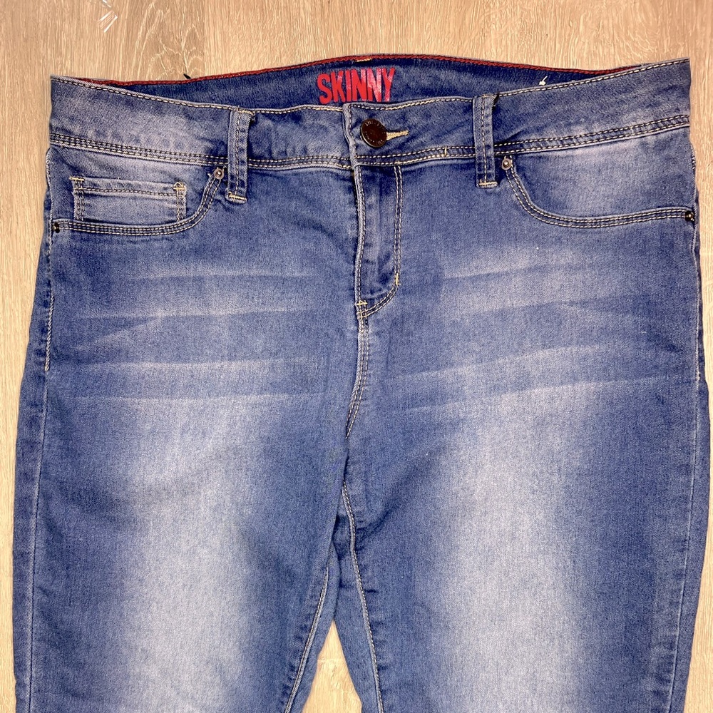 YMI SKINNY JEANS